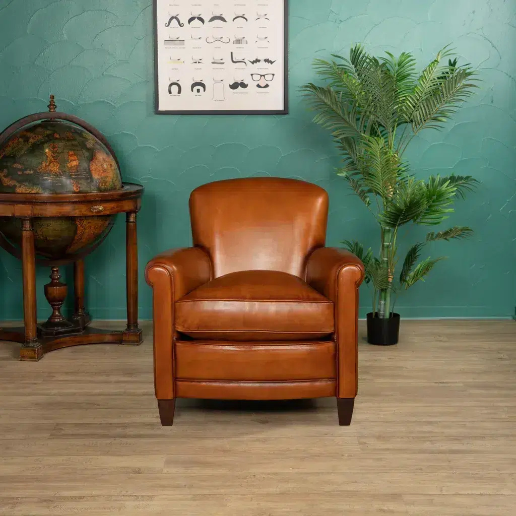 Honey Passy leather club chair in situation